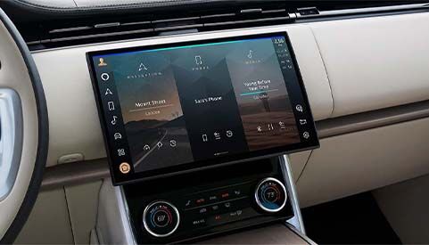 The New Range Rover - Effortlessly Refined The New Range Rover - Gear Shift