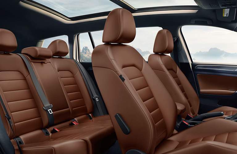 interior seating of the 2018 Volkswagen Golf Alltrack