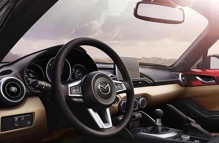 Front dash of 2016 Mazda MX-5 Miata