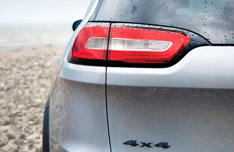 rear light of a four-wheel drive 2016 Jeep Cherokee
