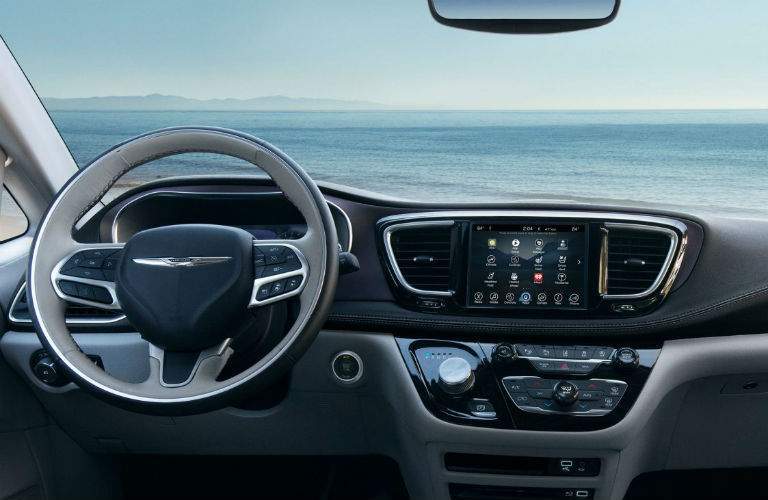 Infotainment system and steering wheel of the 2018 Chrysler Pacifica