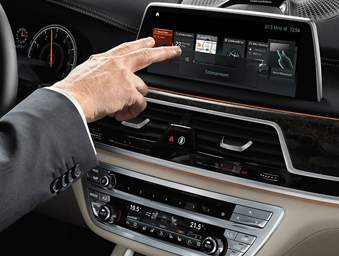 2017 Jeep Cherokee 2017 7Series Technology