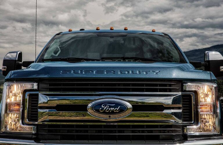 Front grille and headlights of 2019 Ford Super Duty F-350