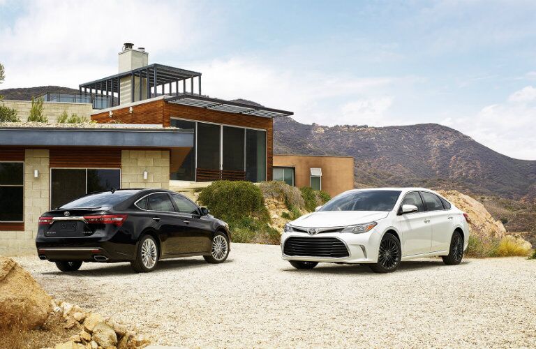 2017 Toyota Avalon Grille and Bumper