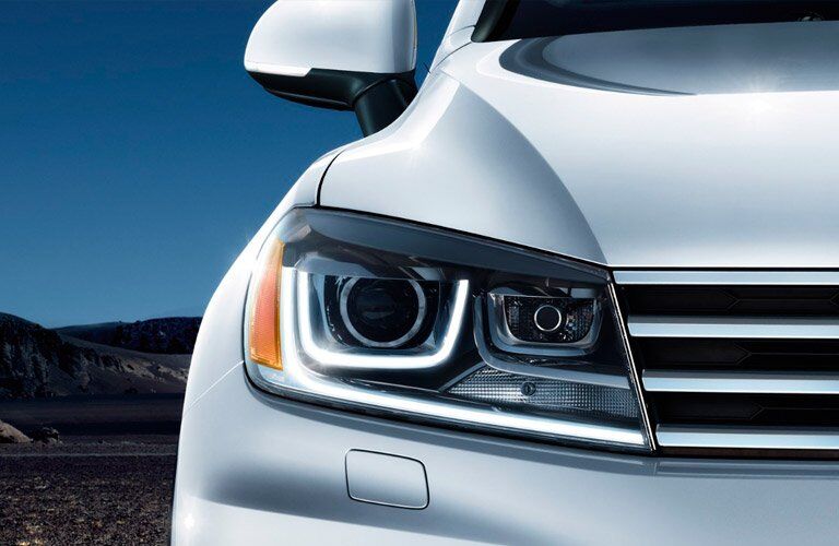 Headlight of 2017 Volkwagen Touareg