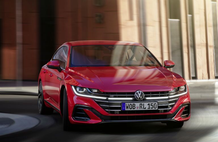 A head-on photo of the 2021 VW Arteon.