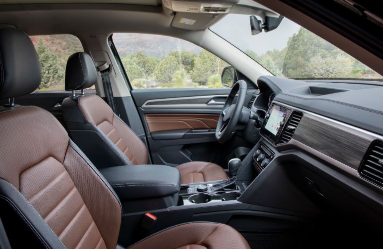 A photo of the front seats in the 2021 Volkswagen Atlas.