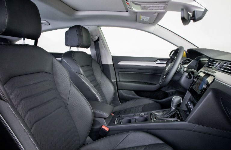 A photo of the front seats in the 2019 VW Arteon.