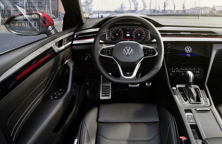 A photo of the driver's cockpit in the 2021 Volkswagen Arteon.