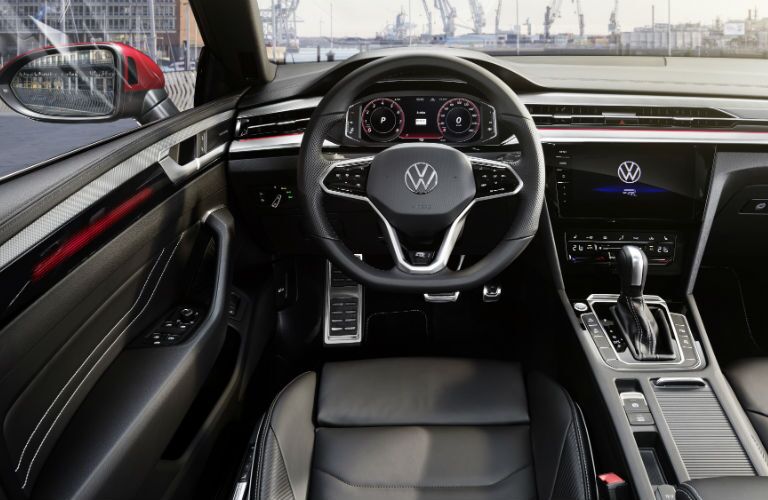 A photo of the driver's cockpit in the 2021 Volkswagen Arteon.