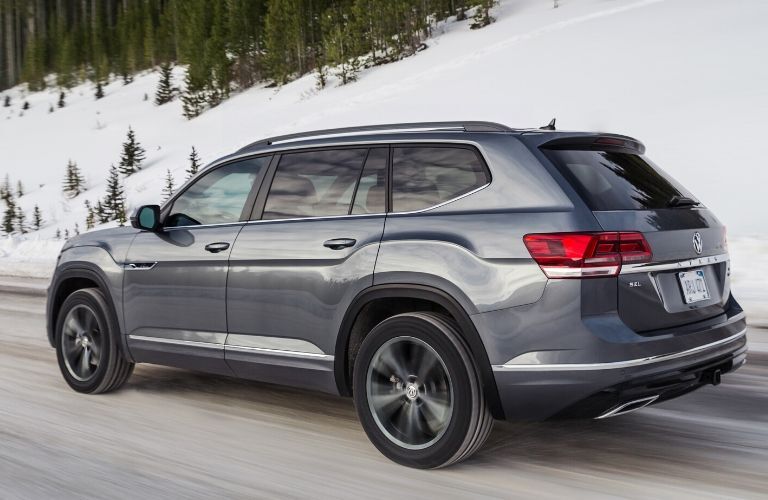 A left profile photo of the 2020 VW Atlas.