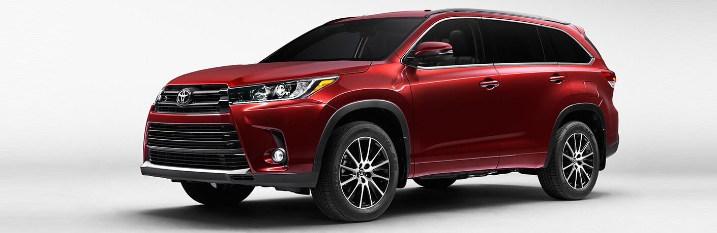 Reserve 2017 Toyota Highlander near Knoxville, TN