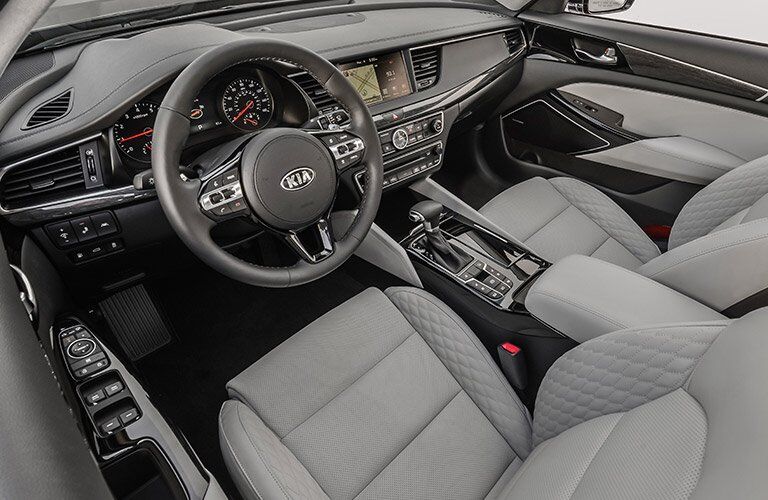 2017 Kia Cadenza technology and safety