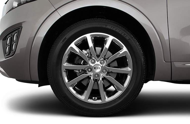 2018 Sorento 10-spoke 19-inch wheels