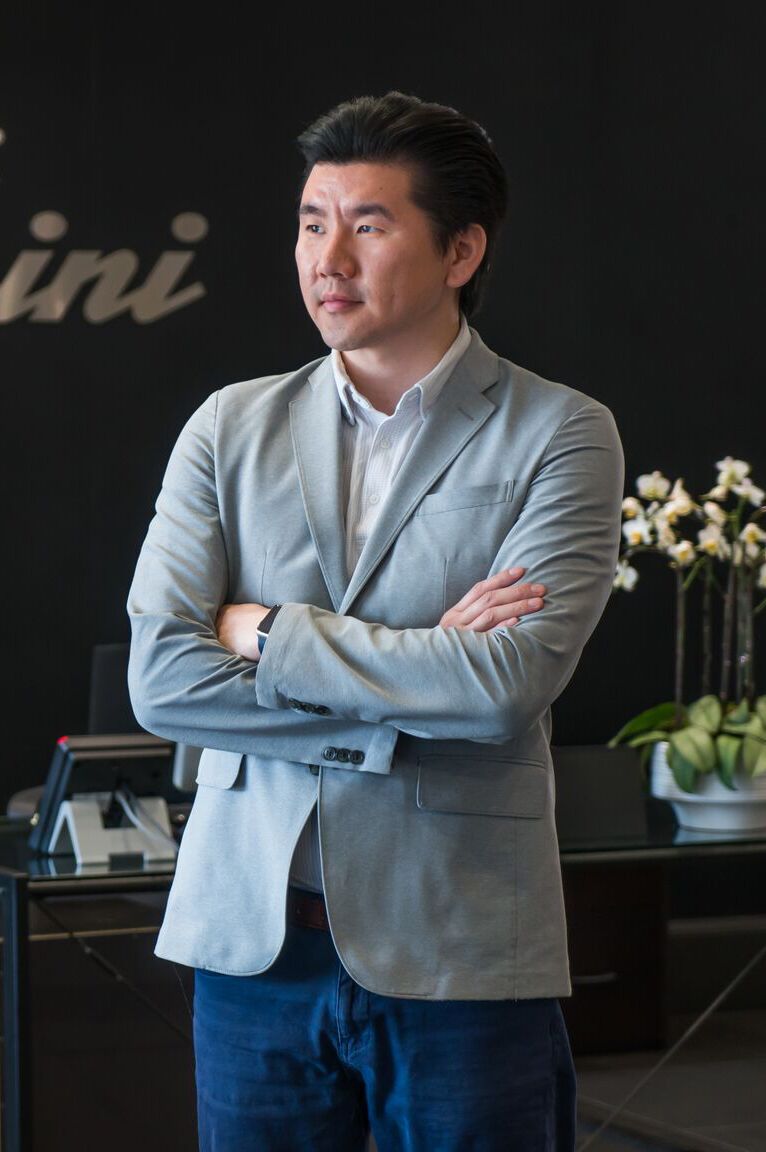 O Gara Coach Meet And Contact The Beverly Hills Sales Team