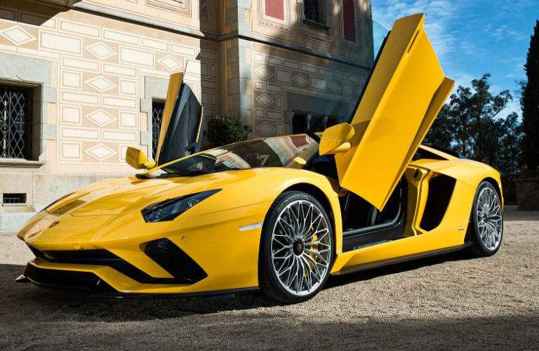 2018 Lamborghini Aventador Vs 2018 Lamborghini Huracan