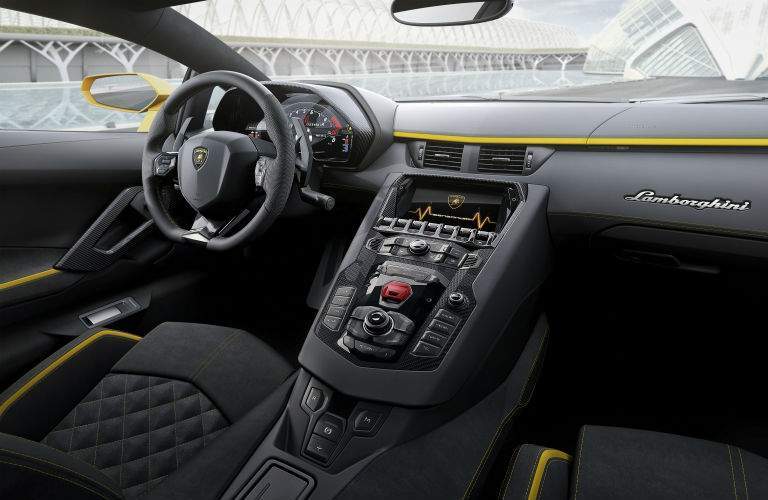 2018 Lamborghini Aventador Vs 2018 Lamborghini Huracan