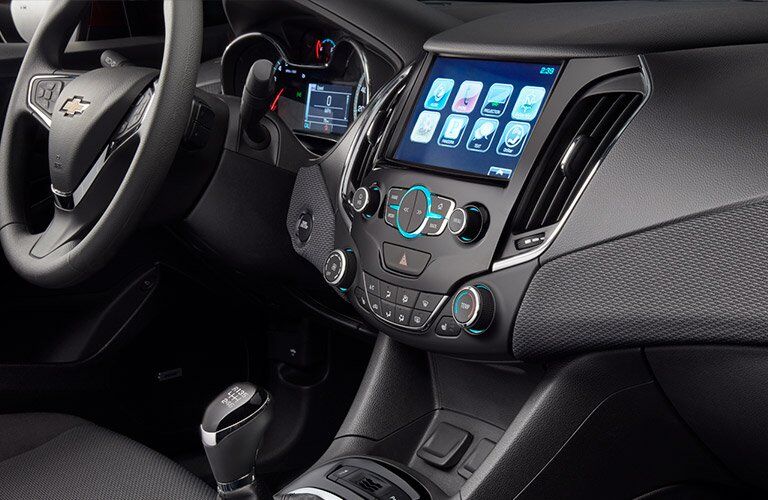 2017 Chevy Cruze interior features