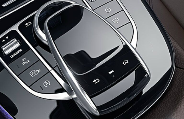 Mercedes-Benz E-Class COMMAND control