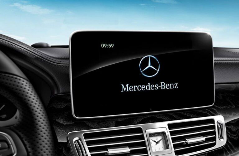 2017 CLS 8-inch display screen