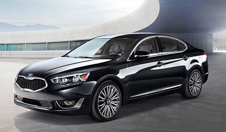 Kia Cadenza Exterior View in Black