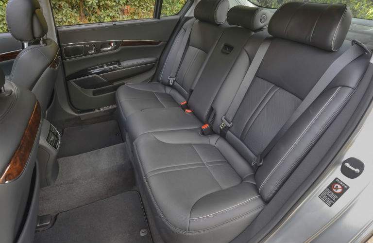 Back seat riders in the 2017 Kia K900 has lots of legroom