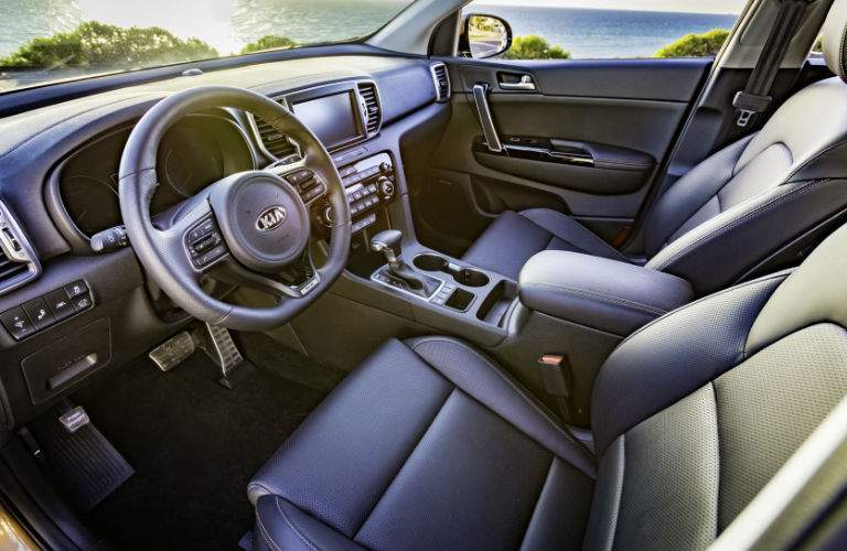 front seats and dashboard of the 2018 Kia Sportage