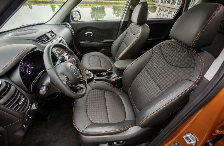 Smartphone integration is available on upper trims of the 2017 Soul