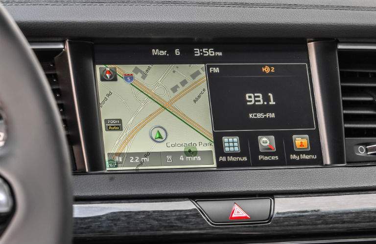 The 2017 Kia Cadenza has a distinct technology advantage over the 2017 Camry