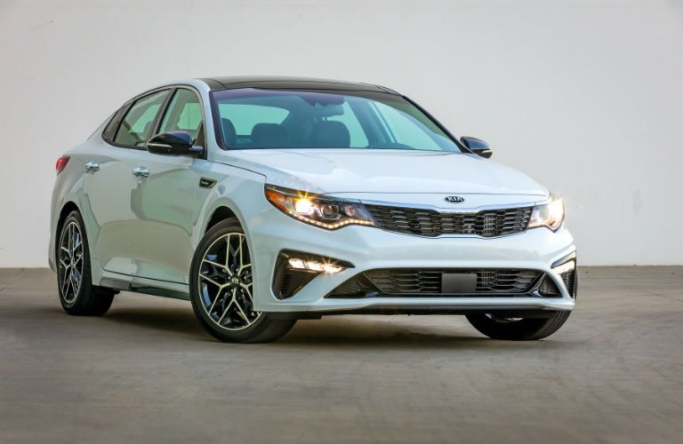 A front right quarter photo of the 2020 Kia Optima.