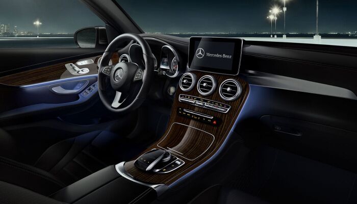 The comfortable interior of the 2019 Mercedes-Benz GLC