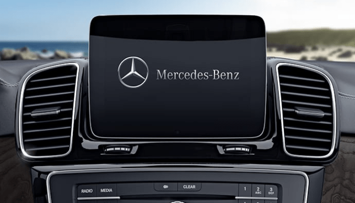 Touchscreen display inside the 2019 Mercedes-Benz GLS