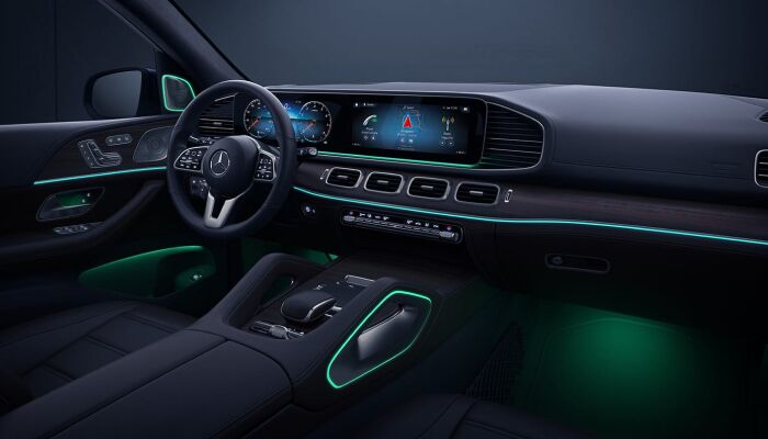 The luxurious interior of the 2020 Mercedes-Benz GLE