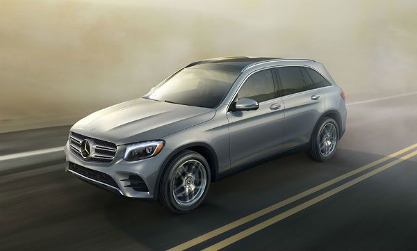 2019 Mercedes-Benz GLC 300 Park Ridge, IL Loeber Mercedes-Benz foggy day