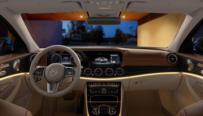 The luxurious interior of the 2019 Mercedes-Benz E 300 4MATIC®