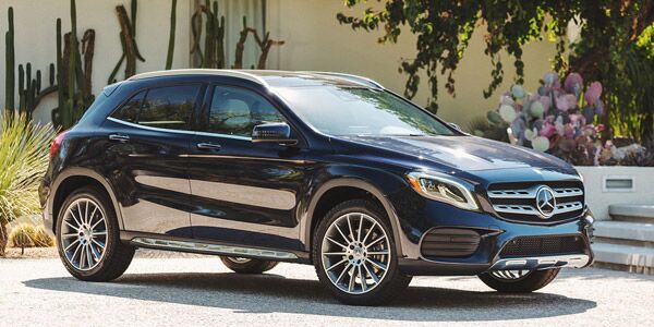 New Mercedes-Benz GLA SUV in Chicago, IL