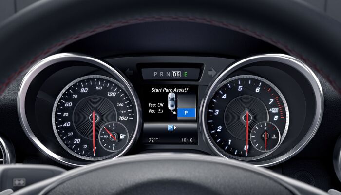 The 2019 Mercedes-Benz SLC 300 features the latest technology
