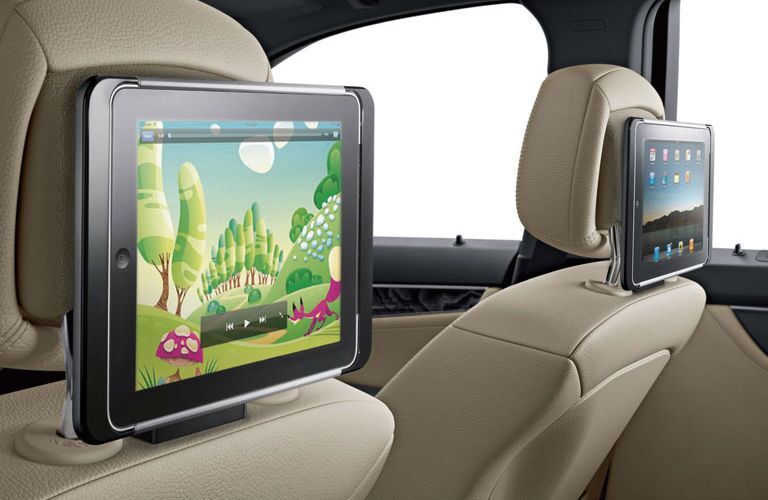 2017 Mercedes-Benz CLS entertainment features