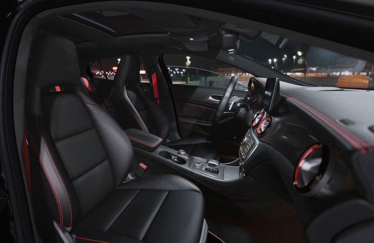 2019 Mercedes-Benz GLA front interior view