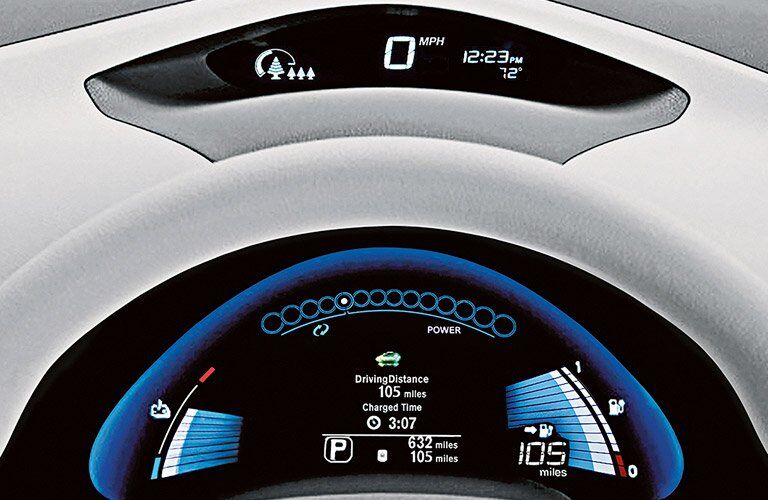 2017 Nissan LEAF driver display