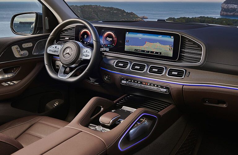 2020 Mercedes-Benz GLS interior dash and wheel