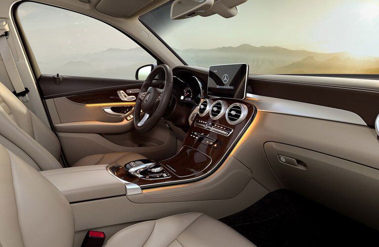 2017 Mercedes-Benz GLC Front Cabin Side View