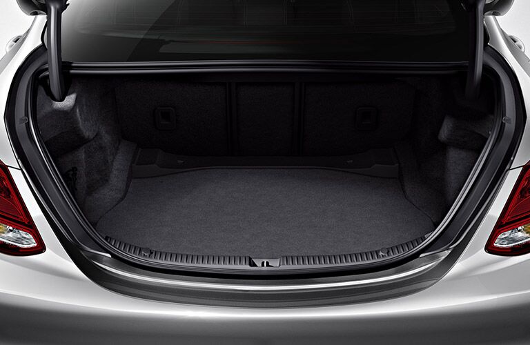 2018 Mercedes-Benz C 300 trunk space
