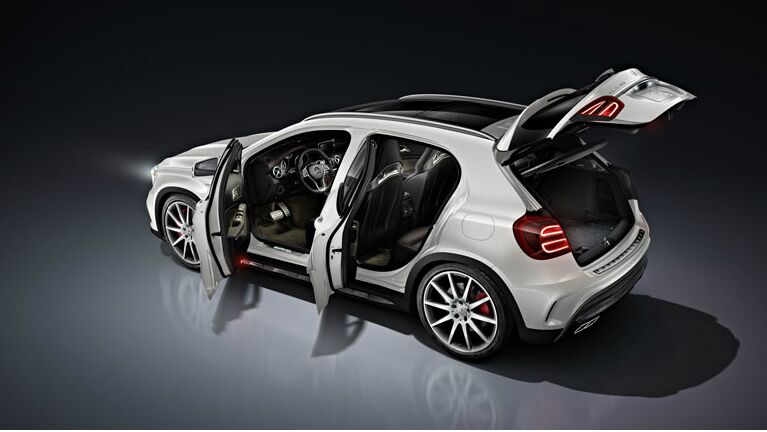 2015 Mercedes-Benz GLA250 Doors