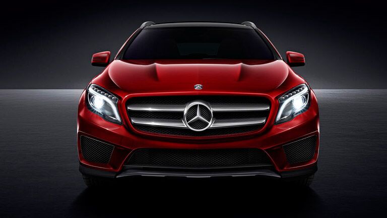 2015 Mercedes-Benz GLA vs 2015 Land Rover Range Rover Evoque