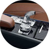 2017 Mercedes-Benz SL Roadster COMAND infotainment system