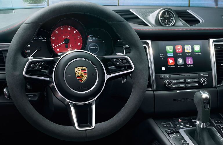2017 Porsche Macan GTS Chicago, IL interior front steering wheel