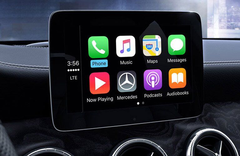 2017 Mercedes-Benz CLA front interior infotainment system