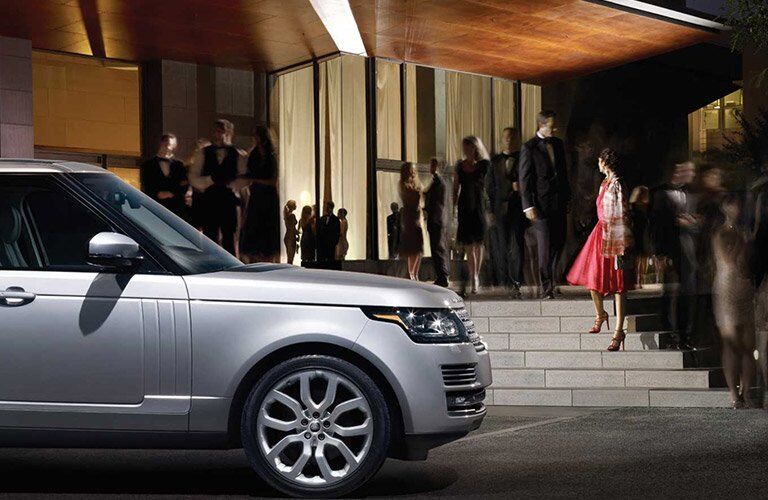 Front end of the 2017 Land Rover Range Rover