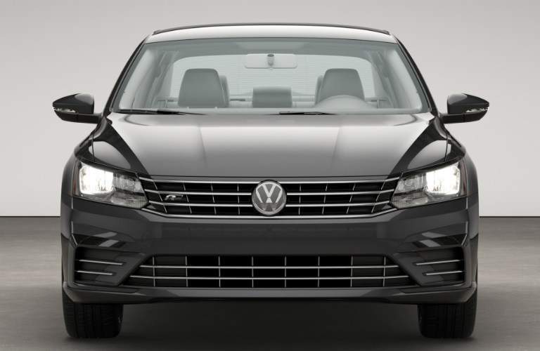 what are the differences between the 2017 vw passat and the vw passat r-line trim?